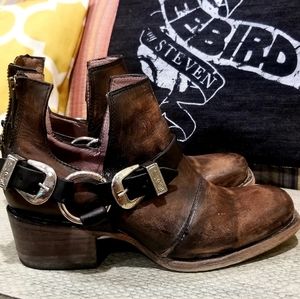 Freebird by STEVEN Truce Size 8 Buckle Ankle Boots